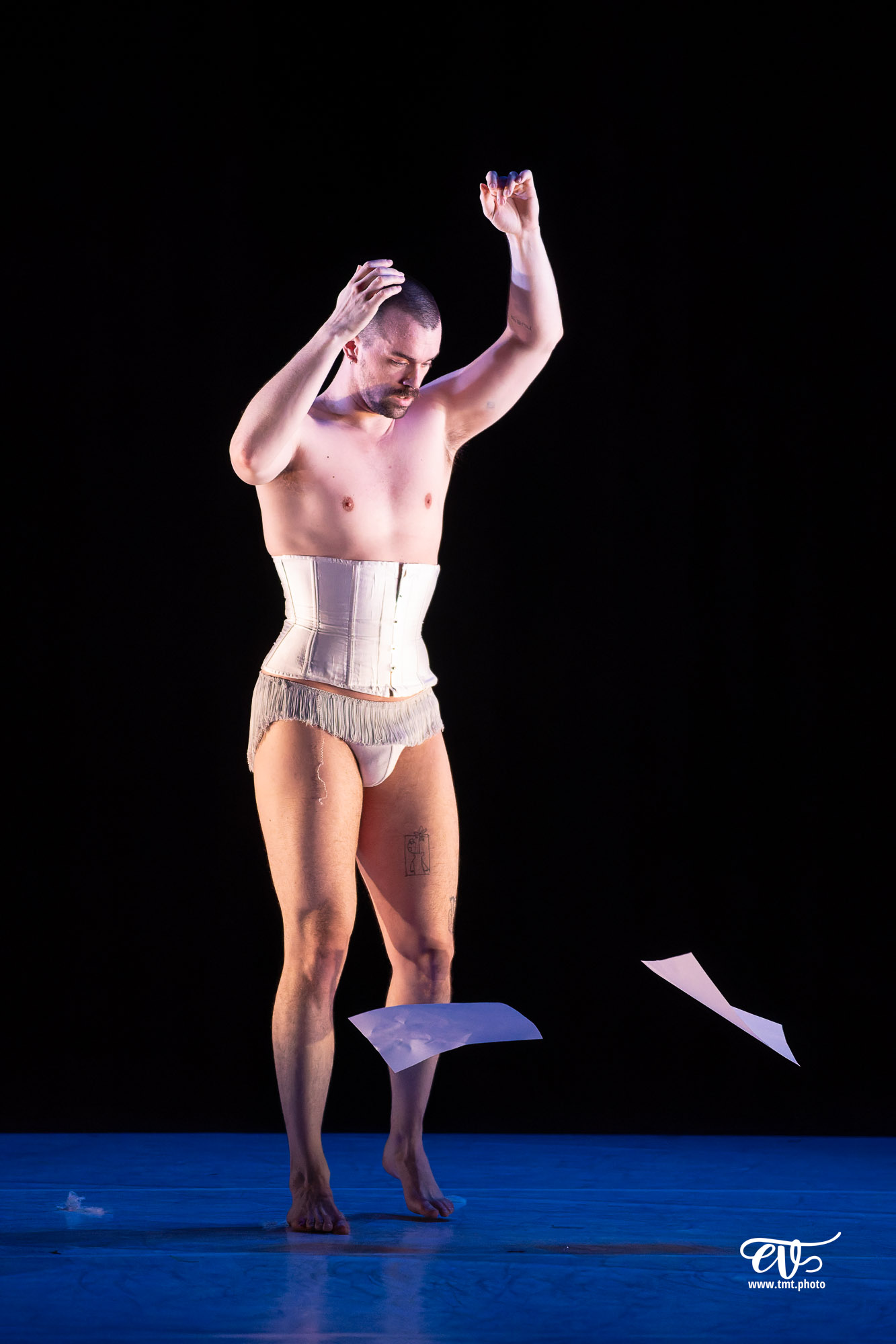 A4 (COMME LA FEUILLE) CIE CHICOS MAMBO